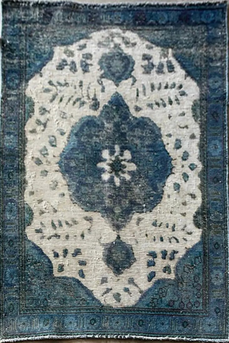 One Of The Kind Hand Knotted Persian Rug 4'6" x 3'2" R17799: ??? The Legacy Collection: One Of A Kind Hand-Knotted Persian Rugs ???Immerse your space in the richness of history with a selection from this distinguished collection of large-format Persian rugs. Ea