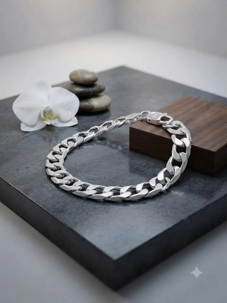 Exceptional Quality Sterling Silver, Chain Size 20 cm., 8?? in., Style Fígaro, Weight 16.3 grams,: AAA+ Certified, Quality Sterling Silver, Chain Size 20 cm., 8” in., Style Fígaro, Weight 16.3 grams, ABC-H 262 Registered GIA Client for Natural Diamonds & Gemstones in the USA. Certificates of