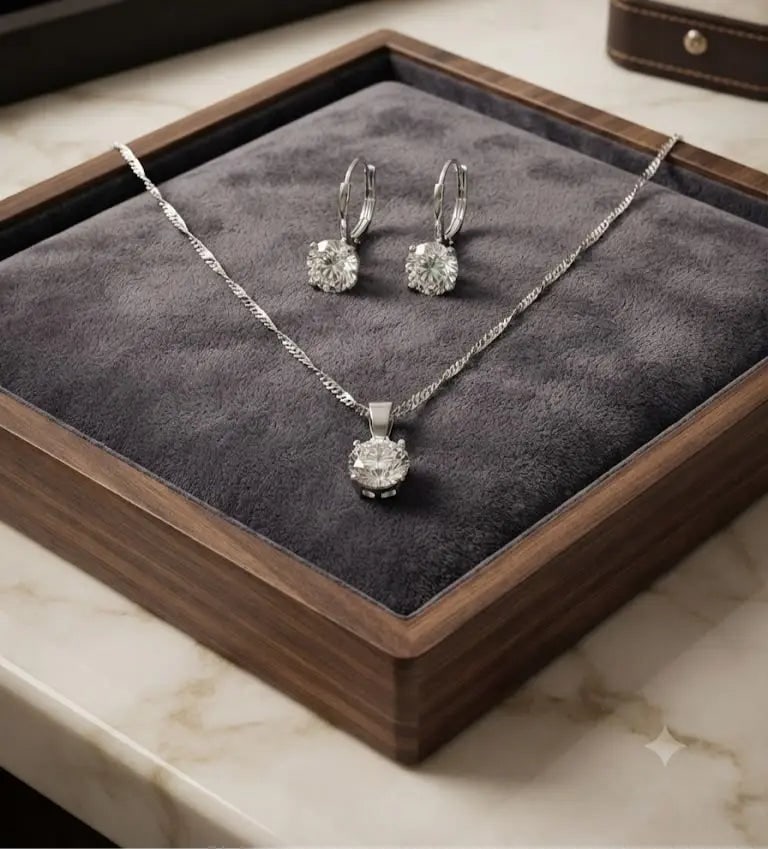 Exceptional Quality Sterling Silver-925, Gem zirconia, Including chain 50cm, Weight 8.1 grams, ABC-: AAA+ Certified, Quality Sterling Silver-925, Gem zirconia, Including chain 50cm, Weight 8.1 grams, ABC- T30301 Registered GIA Client for Natural Diamonds & Gemstones in the USA. Certificates of Authen