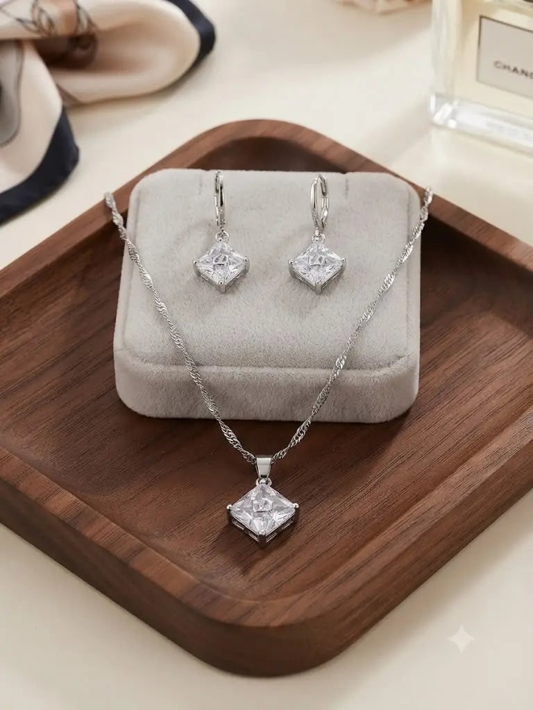 Exceptional Quality Sterling Silver-925, Gem zirconia, Including chain 50cm, Weight 16.0 grams,: AAA+ Certified, Quality Sterling Silver-925, Gem zirconia, Including chain 50cm, Weight 16.0 grams, ABC-T47901 Registered GIA Client for Natural Diamonds & Gemstones in the USA. Certificates of Authen