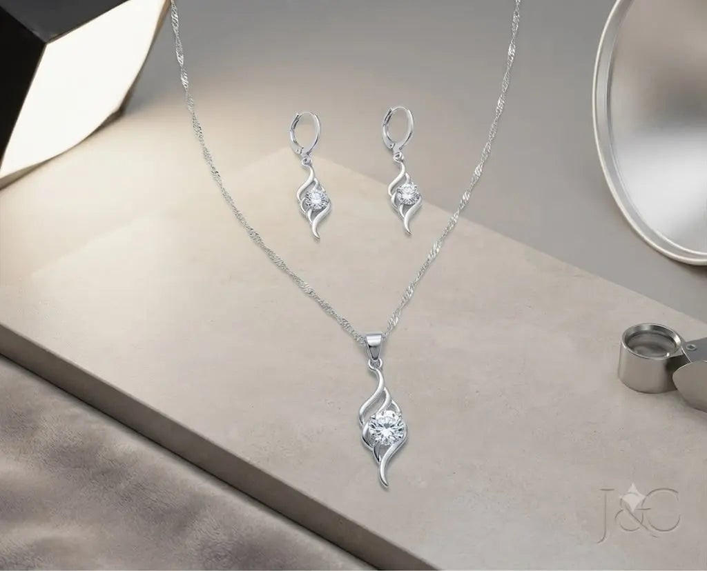 Exceptional Quality Sterling Silver-925, Gem zirconia, Including chain 50cm, Weight 8.2gm,: AAA+ Certified, Quality Sterling Silver-925, Gem zirconia, Including chain 50cm, Weight 8.2gm, ABC-S33001 Registered GIA Client for Natural Diamonds & Gemstones in the USA. Certificates of Authenticit