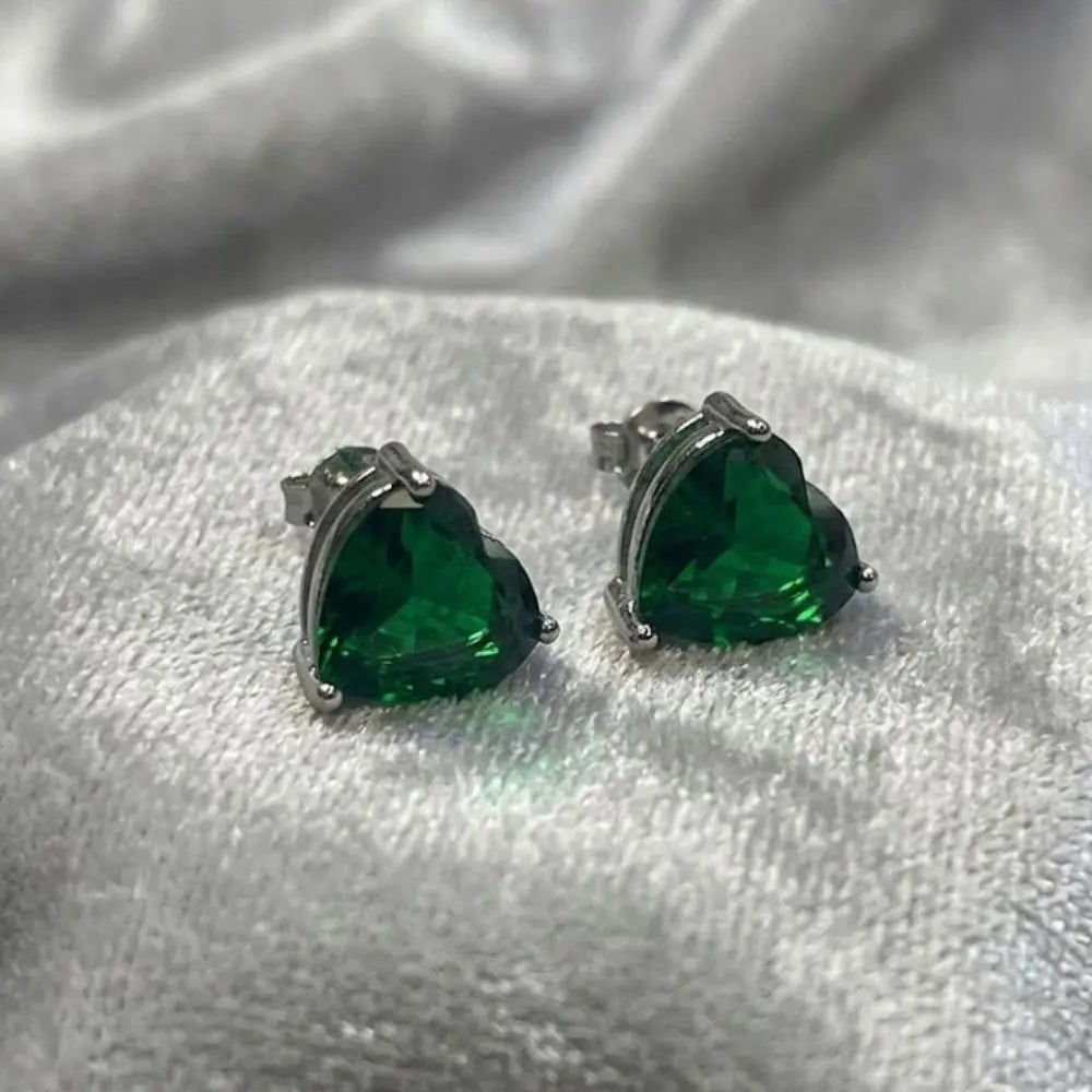 Exceptional Quality S. Silver, Weight 2.7 grams., GemCZ Fashion, ABC-SG.7: AAA+ Certified, Quality S. Silver, Weight 2.7 grams., GemCZ Fashion, ABC-SG.7 We can arrange GIA certification and verification for vintage jewelry, diamonds, and gemstones. The cost of GIA certificat