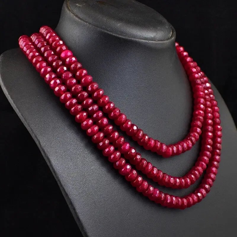 Exceptional Quality Faceted 780 Cts Earth Mined 3 Strand Red Onyx Beads Womens Necklace JK 23E342 (1 of 1)