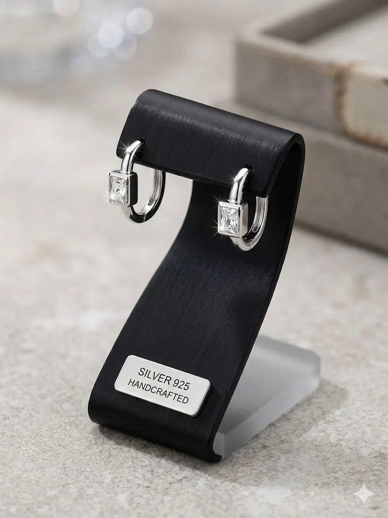 Exceptional Quality Silver - 925, Weight 3.1gm., Gem CZ, ABC-S8201: AAA+ Certified, Quality Silver - 925, Weight 3.1gm., Gem CZ, ABC-S8201 We can arrange GIA certification and verification for vintage jewelry, diamonds, and gemstones. The cost of GIA certification ran
