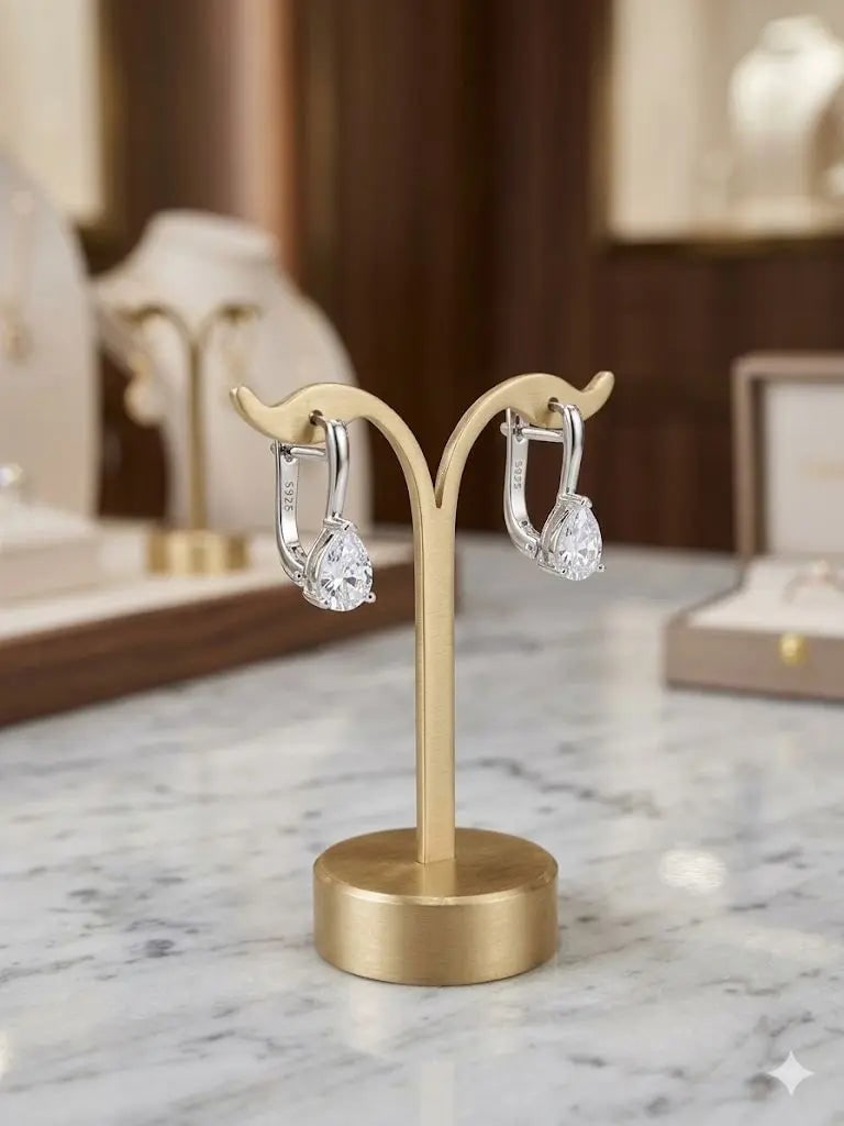 Exceptional Quality, Silver - 925, Pear Cut, Shiny Crystal Gemstone, Weight 3.7gm, CJABC-0201: AAA+ Certified Quality, Silver - 925, Pear Cut, Shiny Crystal Gemstone, Weight 3.7gm, CJABC-0201 We can arrange GIA certification and verification for vintage jewelry, diamonds, and gemstones. The cos