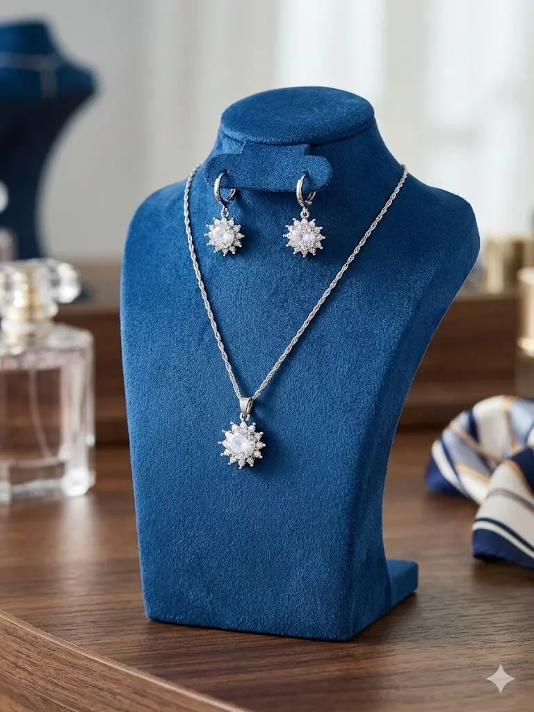 Exceptional Quality, Silver-925, Weight 8.8gm., Round Cubic Zirconia Gemstone, Chain Length 22cm.,: AAA+ Certified Quality, Silver-925, Weight 8.8gm., Round Cubic Zirconia Gemstone, Chain Length 22cm., CJABC-s27401 We can arrange GIA certification and verification for vintage jewelry, diamonds, and 