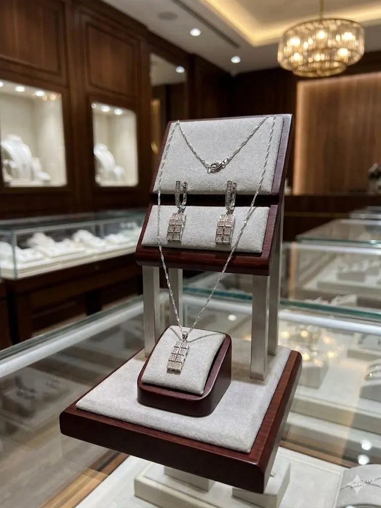 Exceptional Quality, Necklace 23cm, Weight 10gm., Quality 925-Silver, CJABC-188T08001 (Rectangular: AAA+ Certified Quality, Necklace 23cm, Weight 10gm., Quality 925-Silver, CJABC-188T08001 (Rectangular white Shiny Crystal jewelry set of 4 Pieces) We can arrange GIA certification and verification for