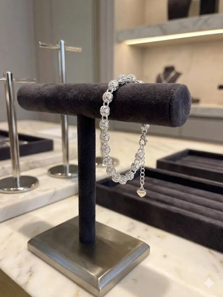 Exceptional Quality, Bracelet 22cm., Weight 11.4gm., Quality 925-Silver, CJABCws71601: AAA+ Certified Quality, Bracelet 22cm., Weight 11.4gm., Quality 925-Silver, CJABCws71602 We can arrange GIA certification and verification for vintage jewelry, diamonds, and gemstones. The cost of GIA