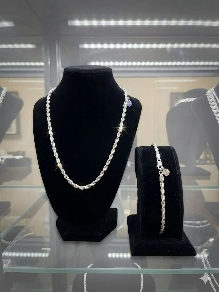 Exceptional Quality, Bracelet 25cm., Necklace 50cm., Weight 25.2gm., Quality 925-Silver, CJABCmn227: AAA+ Certified Quality, Bracelet 25cm., Necklace 50cm., Weight 25.2gm., Quality 925-Silver, CJABCmn227 (Set of 2 pieces) We can arrange GIA certification and verification for vintage jewelry, diamonds