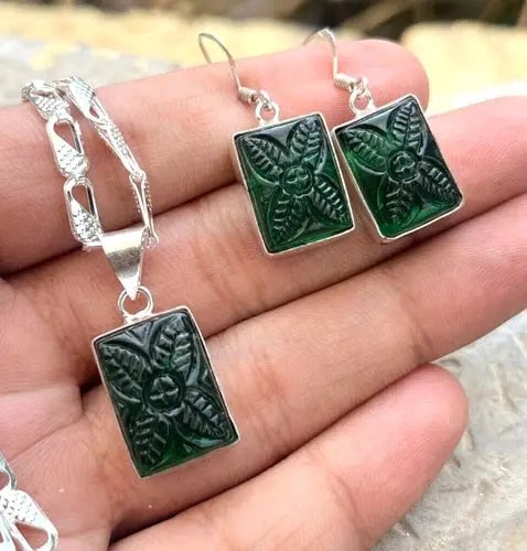 Exceptional Quality Carved Green Quartz 925 Silver Plated Handmade necklace & Earrings Set of 10": Our gemstones are organic, natural stones suitable for investment, collectors, and fine jewelry, each accompanied by an authentic certification. Our 925 silver pieces are rhodium-plated and finished w