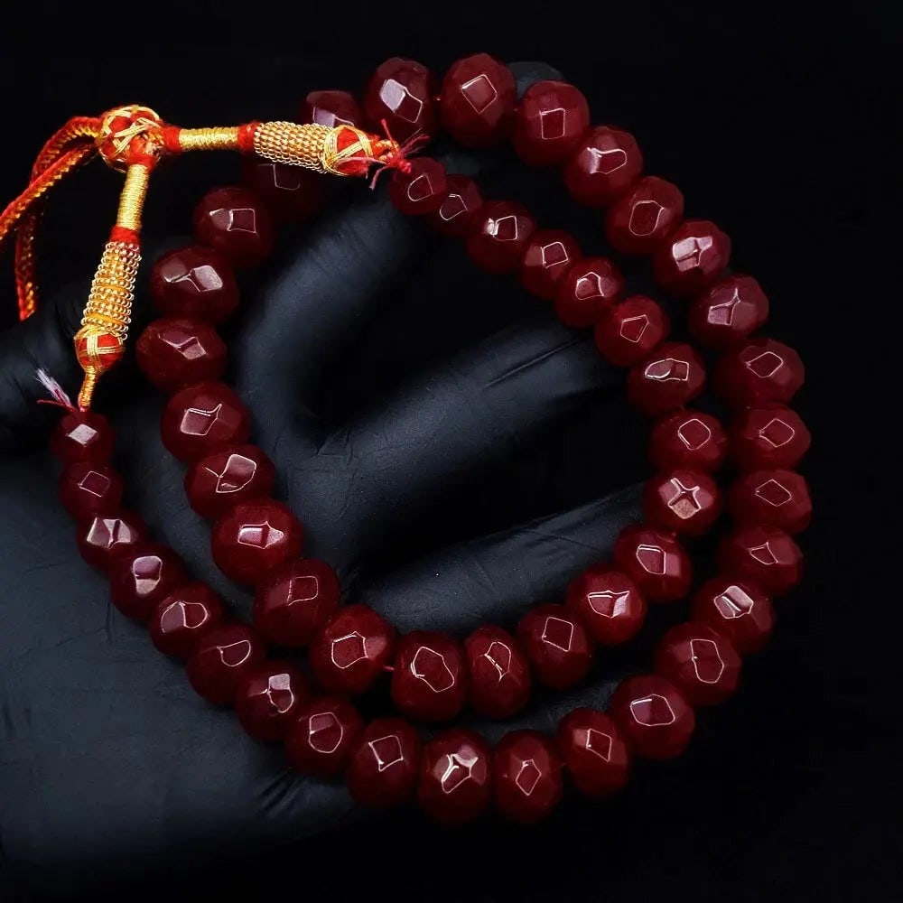 Exceptional Quality Amazing Cut Red Ruby 580.00 Cts Round Shape Beaded Necklace Jewelry Cus-Jew92: AAA+ Quality 580.00 Cts Earth-Mined Red Ruby 1-Strand Beaded Necklace Product Details: Gemstone: Natural Ruby (Earth-Mined) Total Weight: Approx. 580.00 Carats Bead Shape: Round Strands: 1 Strands Col