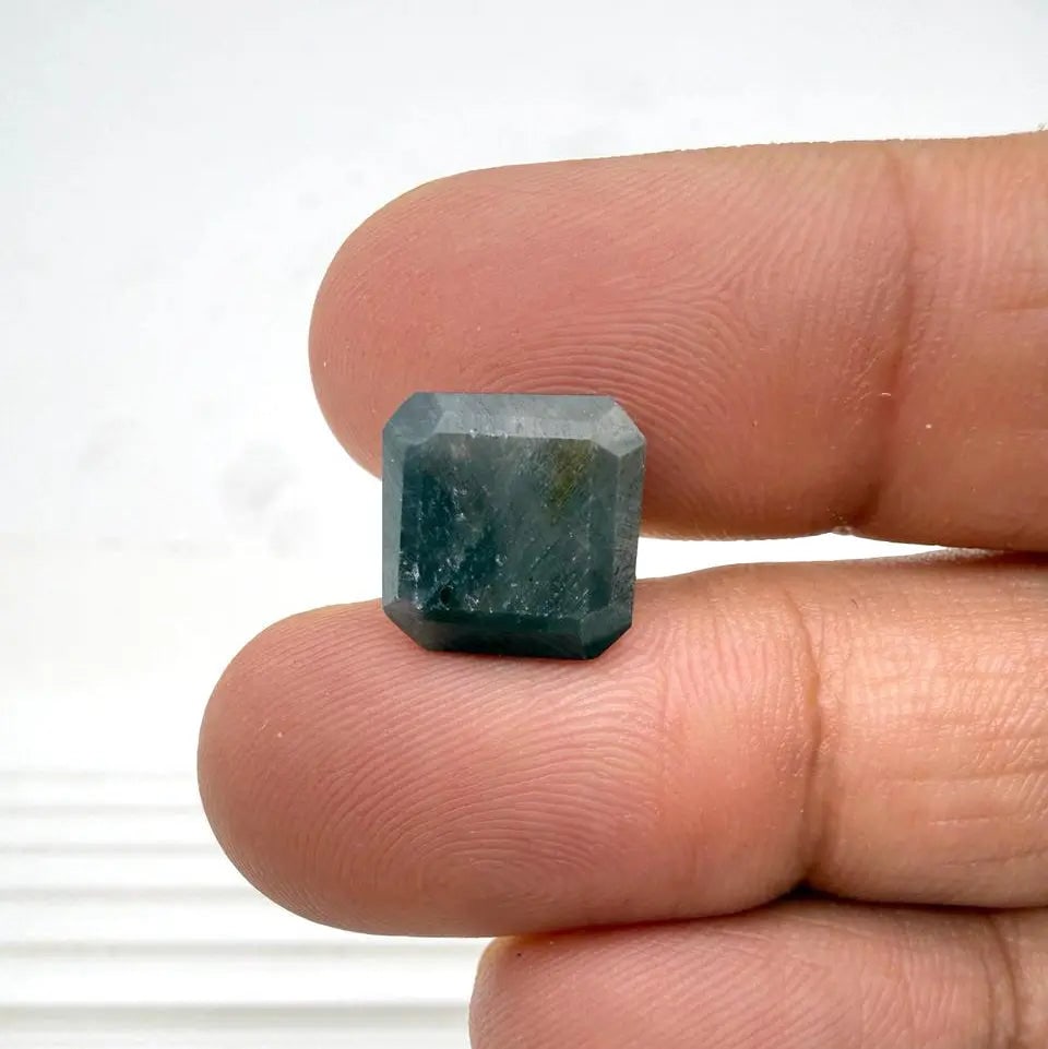 Exceptional Quality SQUARE MIXED BLUE SAPPHIRE, GREEN COLORED, INDIAN GEMSTONE, WEIGHT 9.2 CTS: ABC Rugs, Kilims & Jewelry offers internationally certified and verified pieces, with documentation provided by trusted gemological institutions, manufacturers, and industry professionals. At ABC