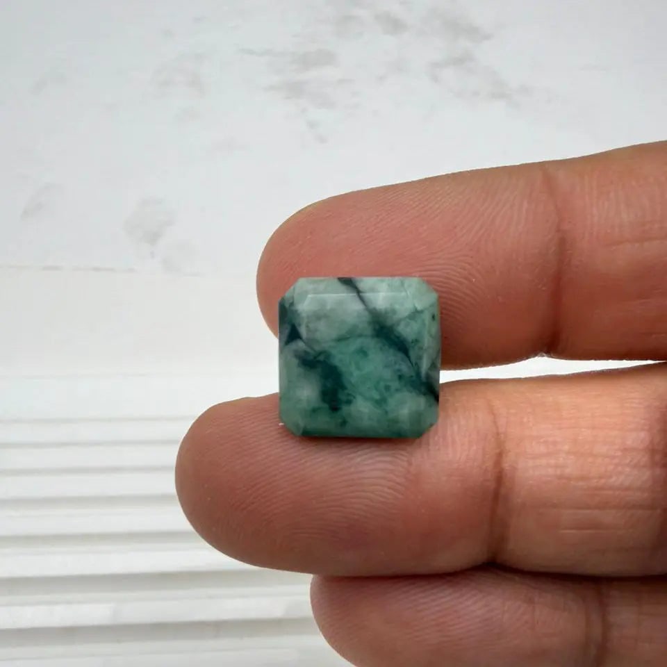 Exceptional Quality SQUARE MIXED EMERALD, GREEN COLORED, INDIAN GEMSTONE, WEIGHT 10.5 CTS: ABC Rugs, Kilims & Jewelry offers internationally certified and verified pieces, with documentation provided by trusted gemological institutions, manufacturers, and industry professionals. At ABC