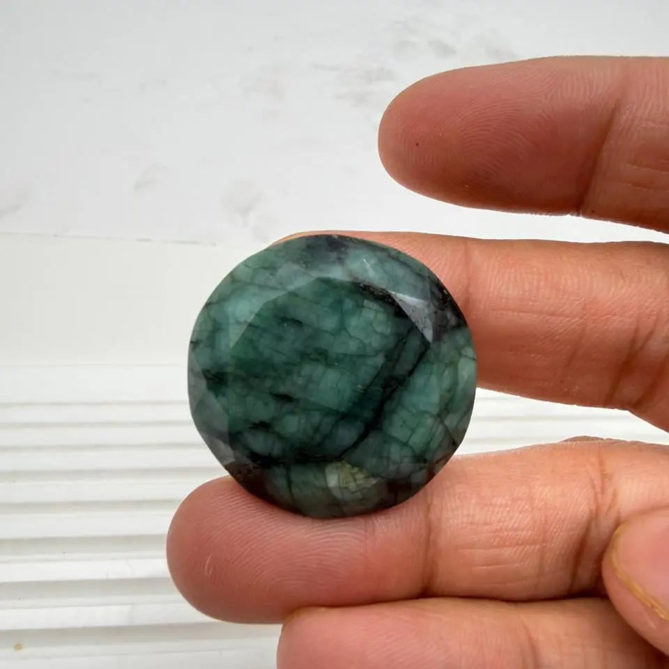 Exceptional Quality ROUND MIXED EMERALD, GREEN COLORED, INDIAN GEMSTONE, WEIGHT 92.75 CTS: ABC Rugs, Kilims & Jewelry offers internationally certified and verified pieces, with documentation provided by trusted gemological institutions, manufacturers, and industry professionals. At ABC