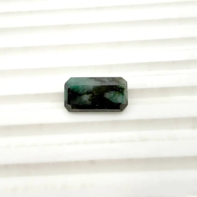 Exceptional Quality SQUARE MIXED EMERALD, GREEN COLORED, INDIAN GEMSTONE, WEIGHT 9.5 CTS: ABC Rugs, Kilims & Jewelry offers internationally certified and verified pieces, with documentation provided by trusted gemological institutions, manufacturers, and industry professionals. At ABC