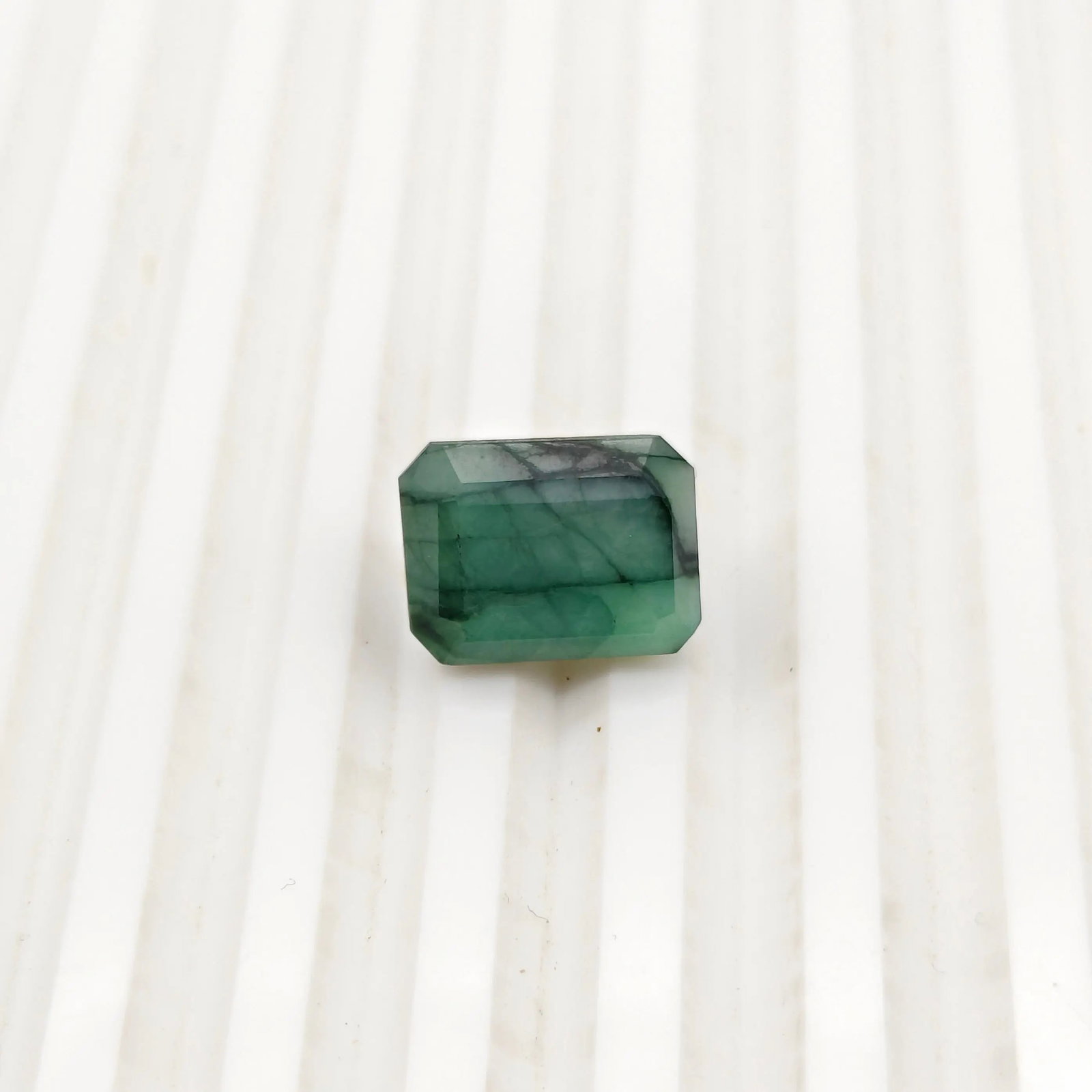 Exceptional Quality SQUARE MIXED EMERALD, GREEN COLORED, INDIAN GEMSTONE, WEIGHT 9.3 CTS: ABC Rugs, Kilims & Jewelry offers internationally certified and verified pieces, with documentation provided by trusted gemological institutions, manufacturers, and industry professionals. At ABC