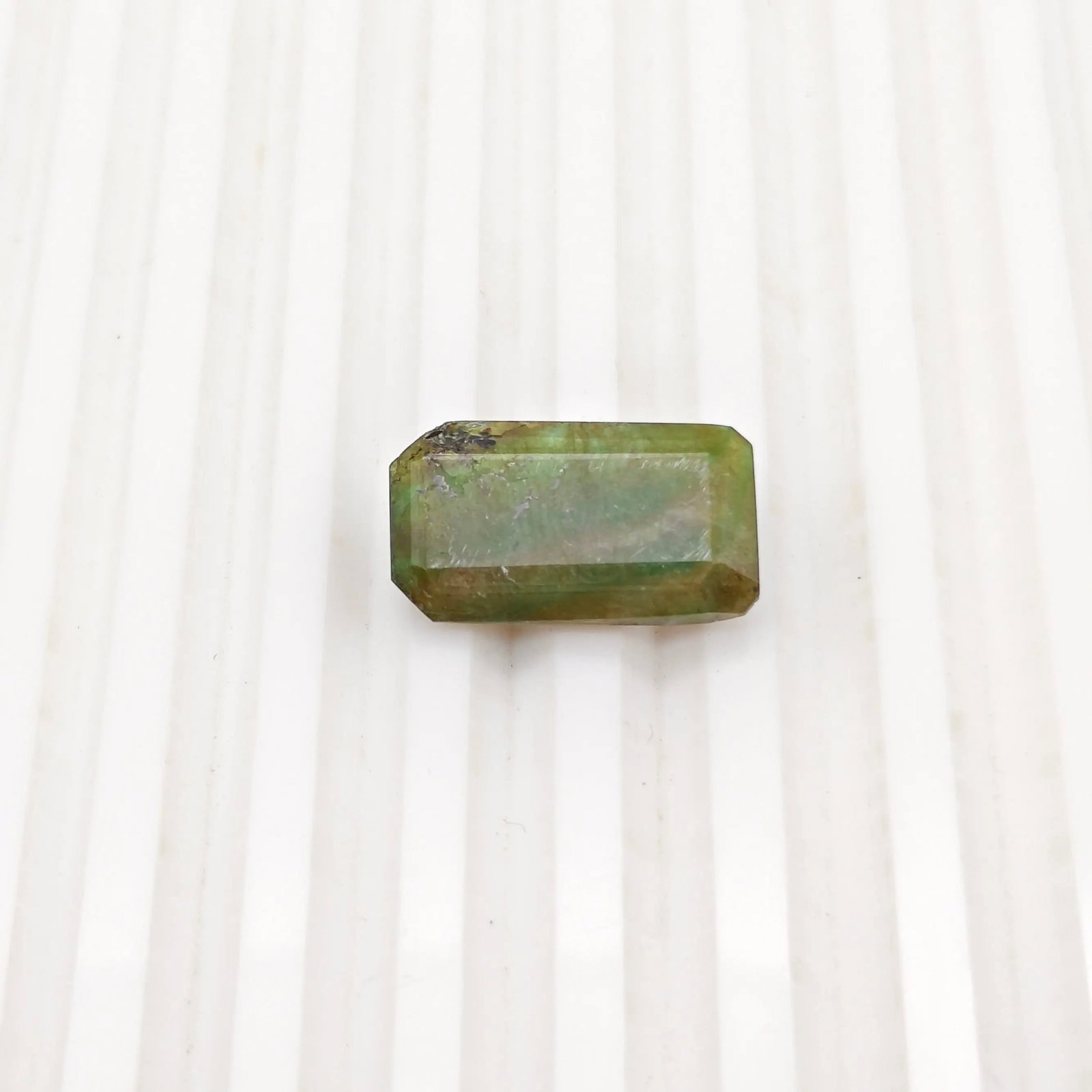 Exceptional Quality SQUARE MIXED EMERALD, GREEN COLORED, INDIAN GEMSTONE, WEIGHT 10.5 CTS: ABC Rugs, Kilims & Jewelry offers internationally certified and verified pieces, with documentation provided by trusted gemological institutions, manufacturers, and industry professionals. At ABC