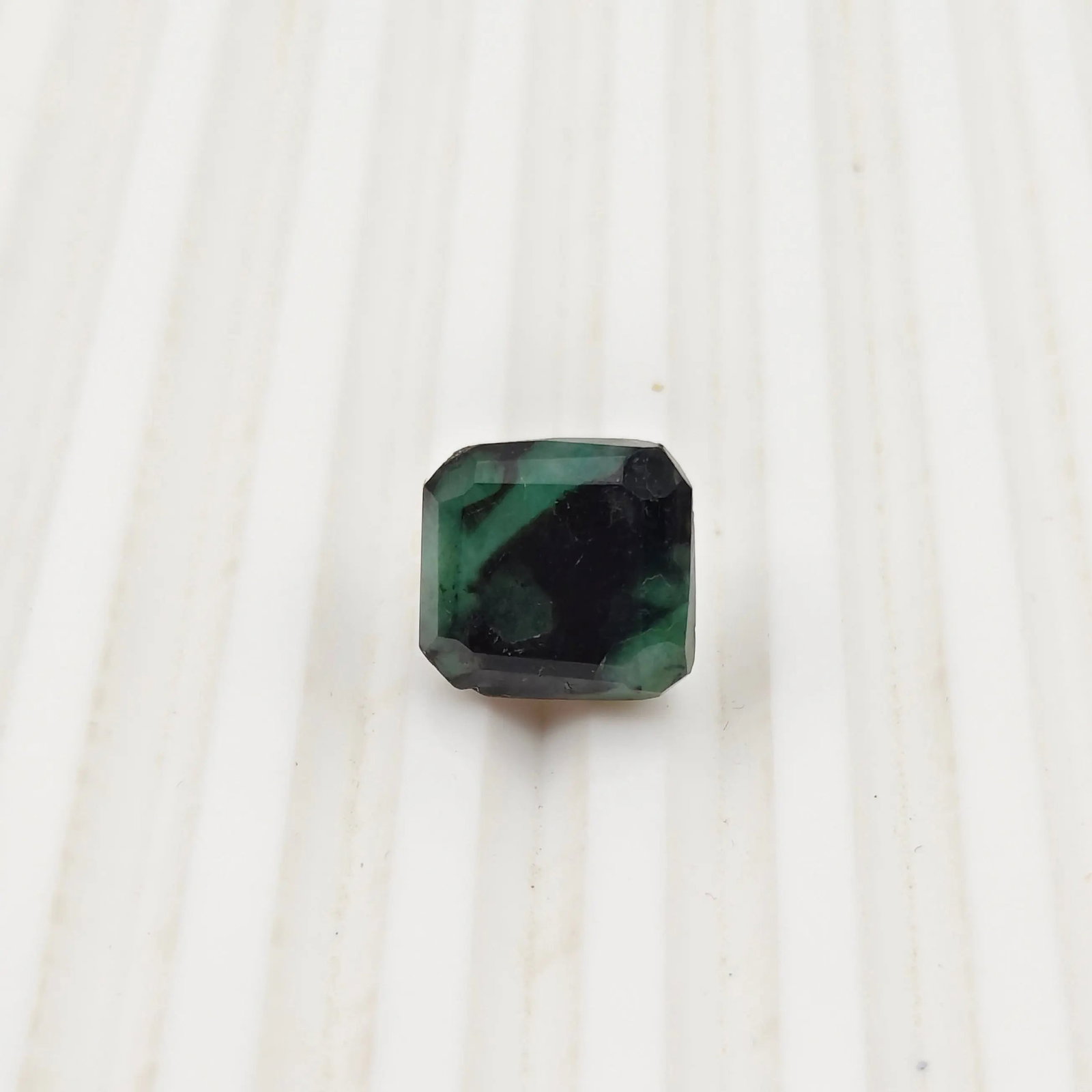Exceptional Quality SQUARE MIXED EMERALD, GREEN COLORED, INDIAN GEMSTONE, WEIGHT 9.05 CTS: ABC Rugs, Kilims & Jewelry offers internationally certified and verified pieces, with documentation provided by trusted gemological institutions, manufacturers, and industry professionals. At ABC