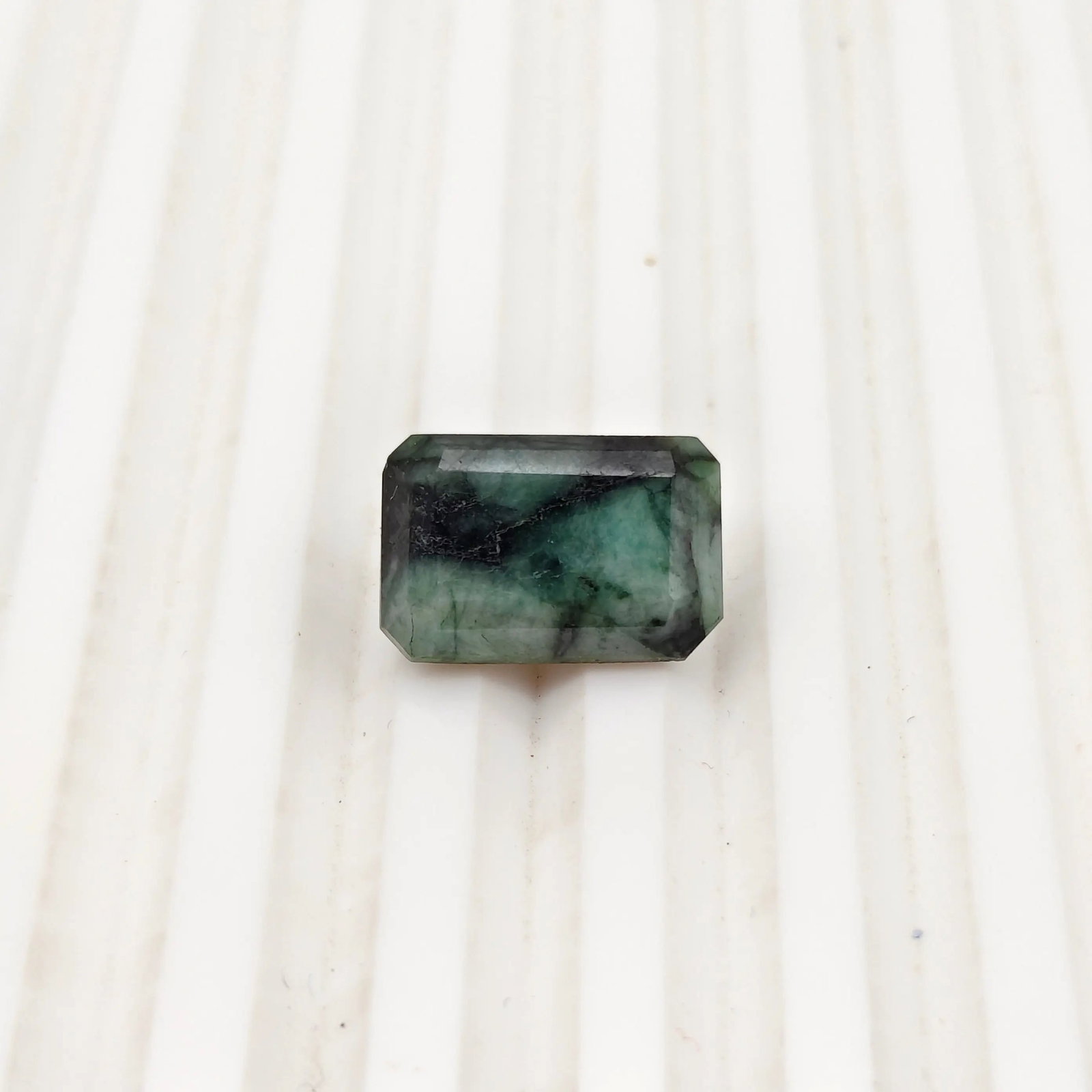 Exceptional Quality SQUARE MIXED EMERALD, GREEN COLORED, INDIAN GEMSTONE, WEIGHT 8.1 CTS: ABC Rugs, Kilims & Jewelry offers internationally certified and verified pieces, with documentation provided by trusted gemological institutions, manufacturers, and industry professionals. At ABC