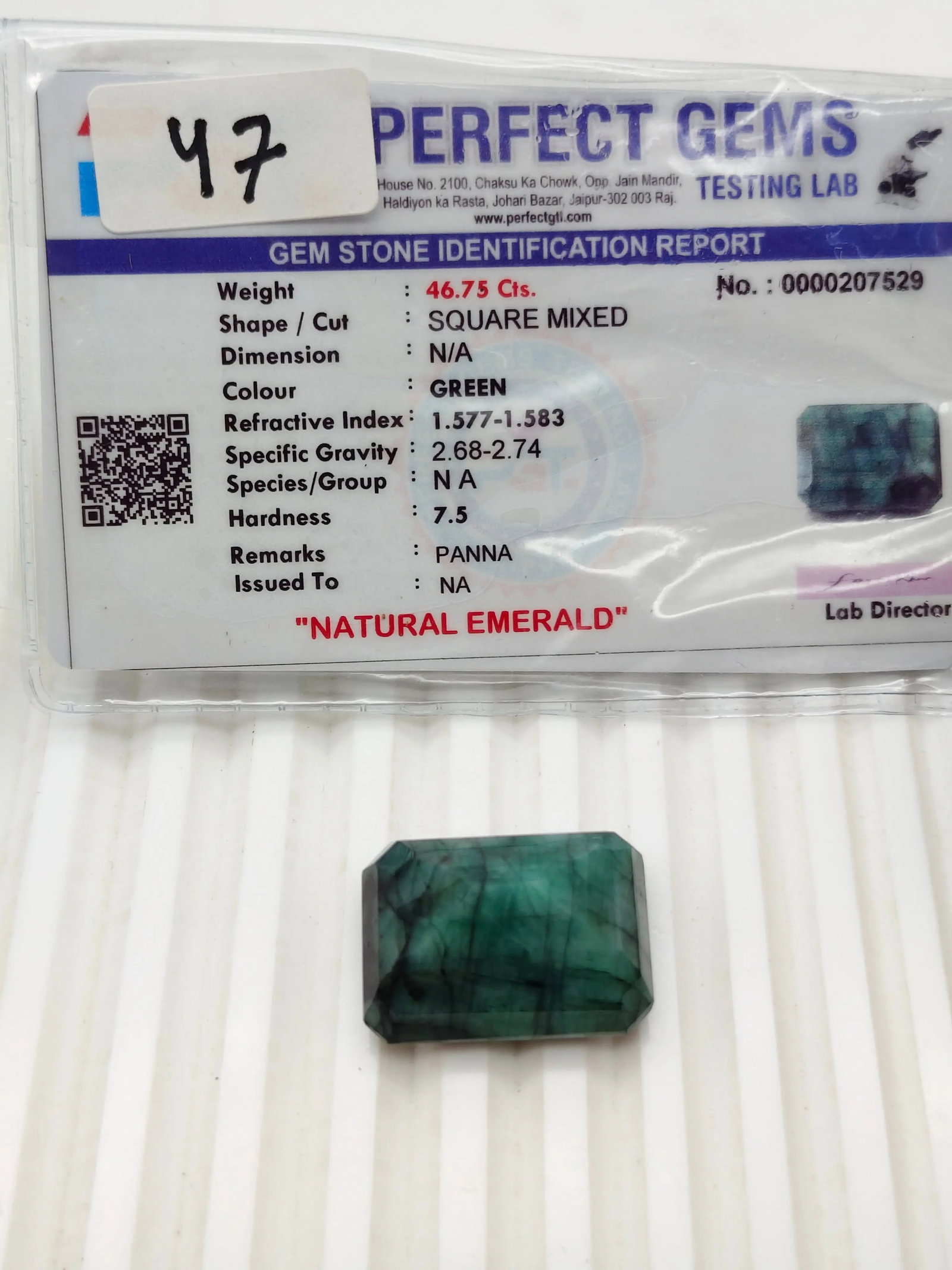 Exceptional Quality SQUARE MIXED EMERALD, GREEN COLORED, INDIAN GEMSTONE, WEIGHT 46.75 CTS: ABC Rugs, Kilims & Jewelry offers internationally certified and verified pieces, with documentation provided by trusted gemological institutions, manufacturers, and industry professionals. At ABC