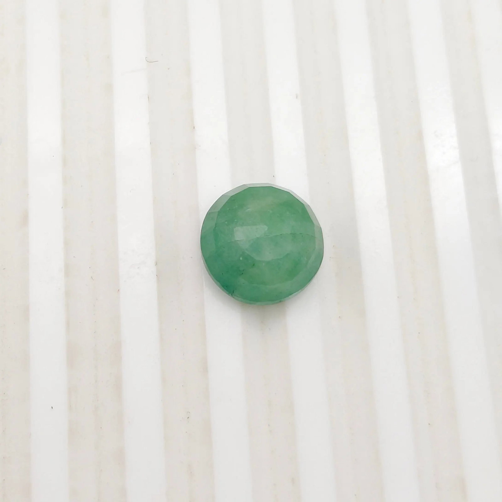 Exceptional Quality ROUND MIXED EMERALD, GREEN COLORED, INDIAN GEMSTONE, WEIGHT 7.9 CTS: ABC Rugs, Kilims & Jewelry offers internationally certified and verified pieces, with documentation provided by trusted gemological institutions, manufacturers, and industry professionals. At ABC