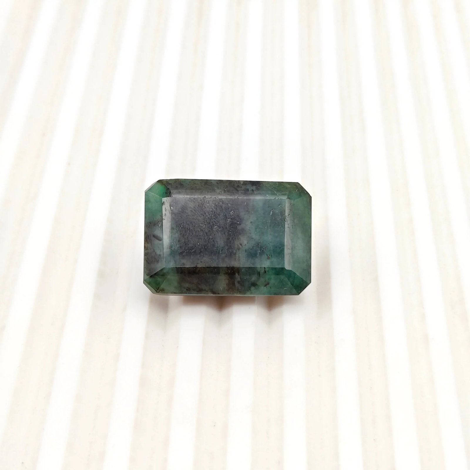 Exceptional Quality SQUARE MIXED EMERALD, GREEN COLORED, INDIAN GEMSTONE, WEIGHT 54.35 CTS: ABC Rugs, Kilims & Jewelry offers internationally certified and verified pieces, with documentation provided by trusted gemological institutions, manufacturers, and industry professionals. At ABC