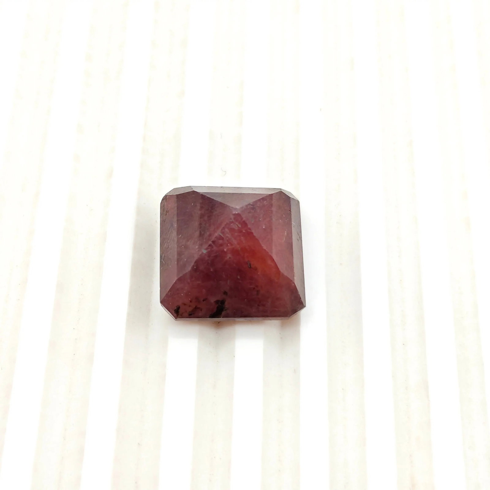 Exceptional Quality SQUARE MIXED RUBY, RED COLORED, INDIAN GEMSTONE, WEIGHT 45.9 CTS: ABC Rugs, Kilims & Jewelry offers internationally certified and verified pieces, with documentation provided by trusted gemological institutions, manufacturers, and industry professionals. At ABC