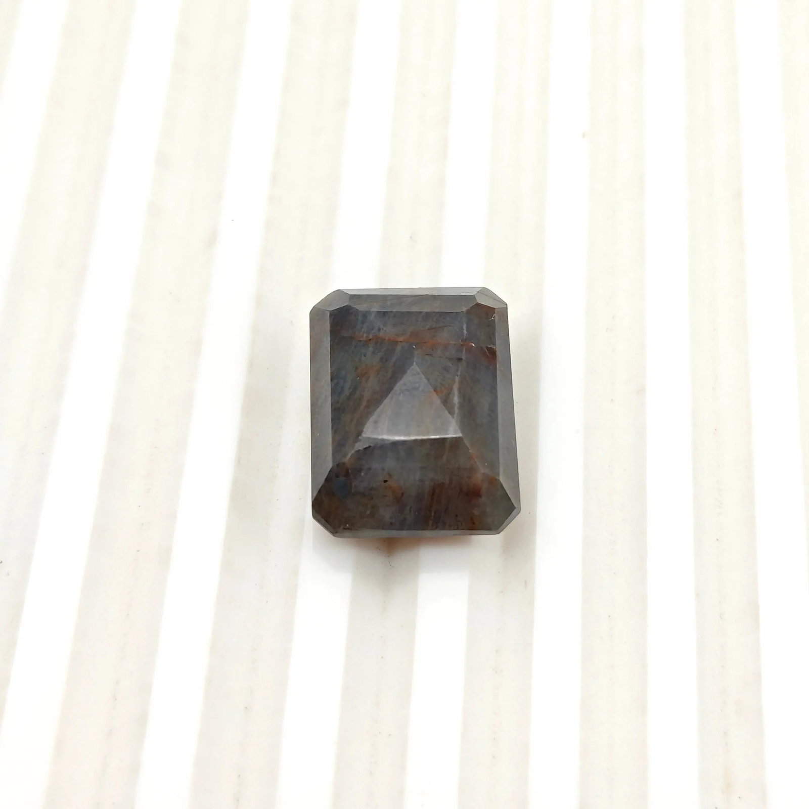 Exceptional Quality SQUARE MIXED BLUE SAPPHIRE, BLUE COLORED, INDIAN GEMSTONE, WEIGHT 30.85 CTS: ABC Rugs, Kilims & Jewelry offers internationally certified and verified pieces, with documentation provided by trusted gemological institutions, manufacturers, and industry professionals. At ABC