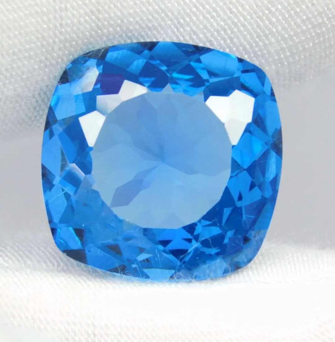 Exceptional Quality 18.90 Ct Flawless Ceylon Blue Spinel Cushion Cut CERTIFIED Gemstone: AAA+ Certified Quality Natural 18.90 Ct Flawless Ceylon Blue Spinel Cushion Cut CERTIFIED Gemstone We can arrange GIA certification and verification for vintage jewelry, diamonds, and gemstones. The c