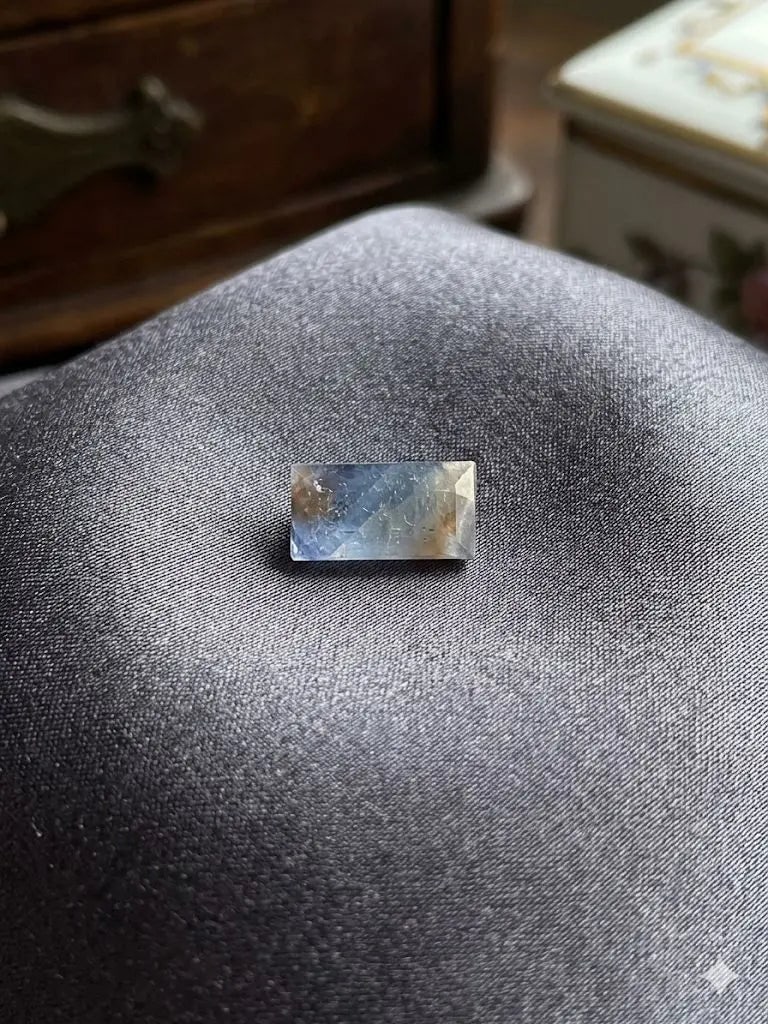Exceptional Quality Sapphire, rectangular/Mixed Shaped, Grayish Blue Semi-Transparent Colored,: ABC Rugs, Kilims & Jewelry offers internationally certified and verified pieces, with documentation provided by trusted gemological institutions, manufacturers, and industry professionals. At ABC