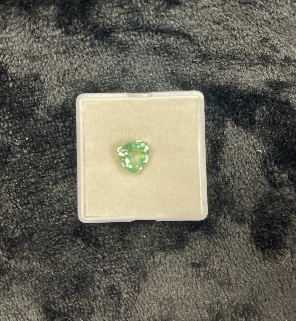 Exceptional Quality 1 Piece Blue Green Tourmaline Trillion Shaped Gemstone, Weight: 4 ct, Size 9x6,: ABC Rugs, Kilims & Jewelry offers internationally certified and verified pieces, with documentation provided by trusted gemological institutions, manufacturers, and industry professionals. At ABC 