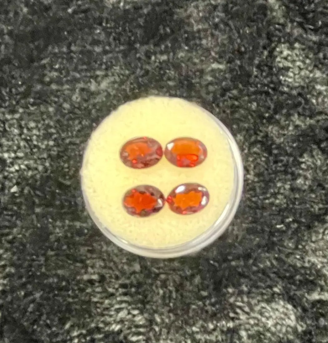 Exceptional Quality Brazilian 4 Pieces Red Garnet Oval Shaped Gemstone, Weight: 5.27 ct, Size 10x6,: ABC Rugs, Kilims & Jewelry offers internationally certified and verified pieces, with documentation provided by trusted gemological institutions, manufacturers, and industry professionals. At ABC 