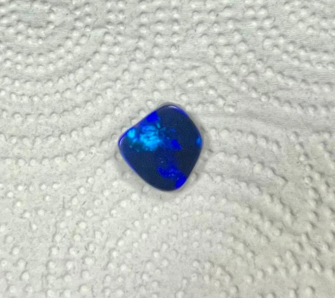 Exceptional Quality Ethiopian 1 Piece Semicircle Shaped Blue-Black Opal Gemstone, Weight: 17 ct,: ABC Rugs, Kilims & Jewelry offers internationally certified and verified pieces, with documentation provided by trusted gemological institutions, manufacturers, and industry professionals. At ABC 