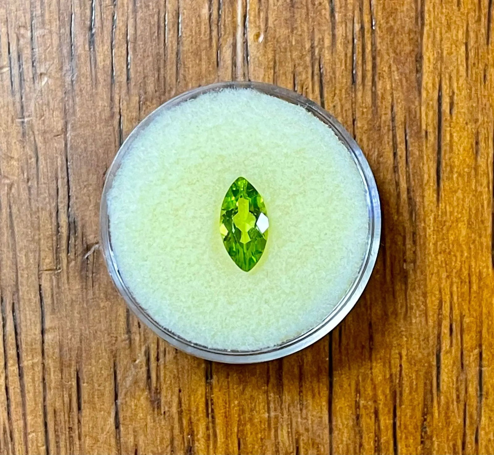 Exceptional Quality Peridot Brazilian Garnet Gemstone (1.07 Carats), Olive Green Color Item#02,: ABC Rugs, Kilims & Jewelry offers internationally certified and verified pieces, with documentation provided by trusted gemological institutions, manufacturers, and industry professionals. At ABC 