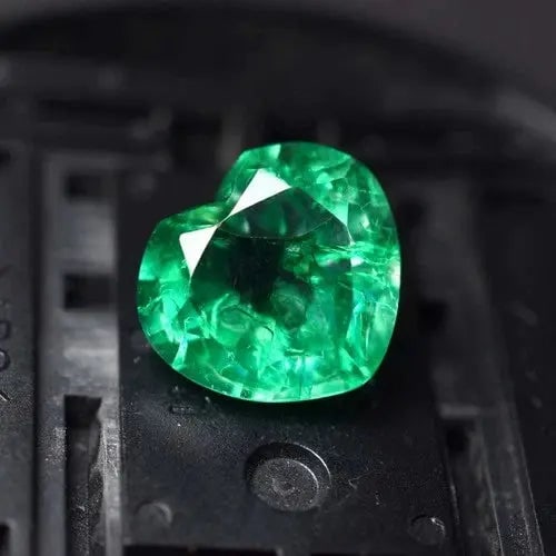 Exceptional Quality 9.50 Ct Emerald Green Heart Cut Loose Gemstone, Gem170: ABC Rugs, Kilims & Jewelry offers internationally certified and verified pieces, with documentation provided by trusted gemological institutions, manufacturers, and industry professionals. At ABC 