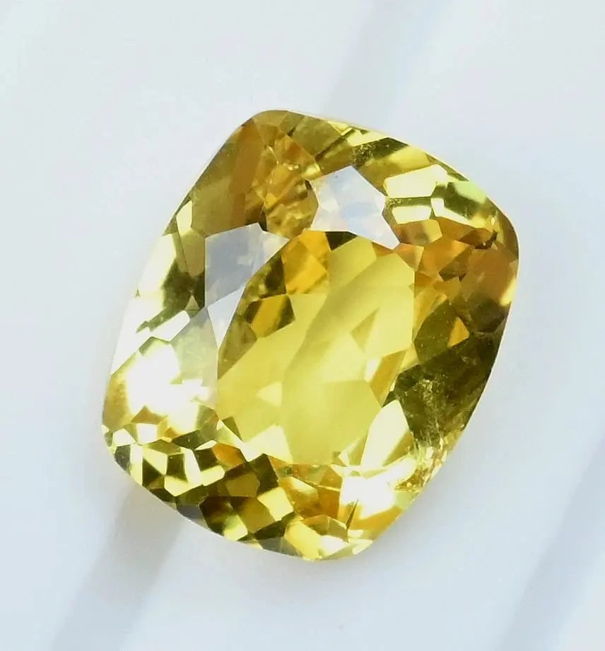 Exceptional Quality 5.75 CT Ceylon Yellow Sapphire Cushion Certified Flawless Loose Gemstone, Gem201 (1 of 1)