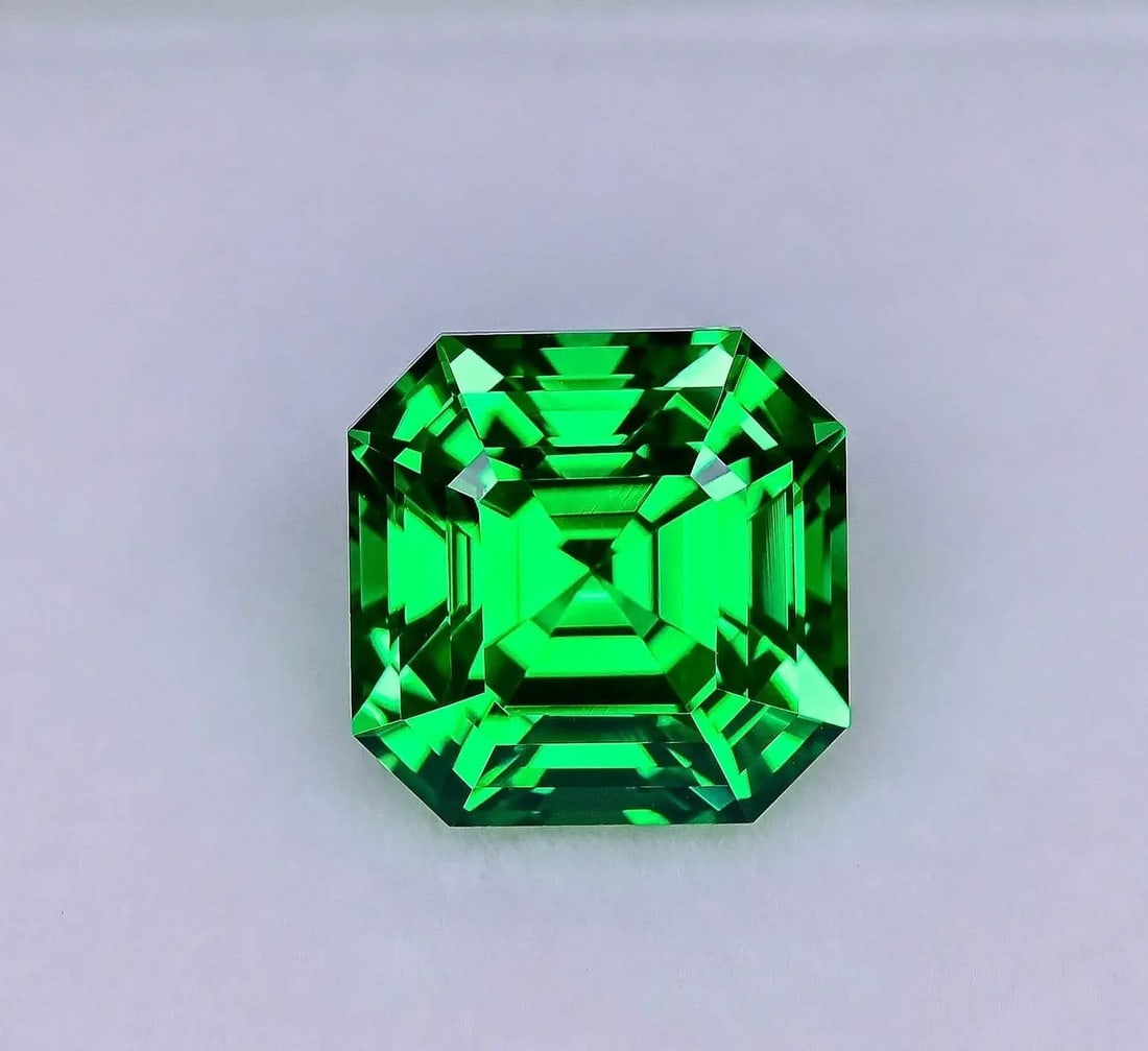 Exceptional Quality 8 Ct Colombian Green Emerald Asscher Cut GIE Certified Loose Gemstone, Gem241 (1 of 1)