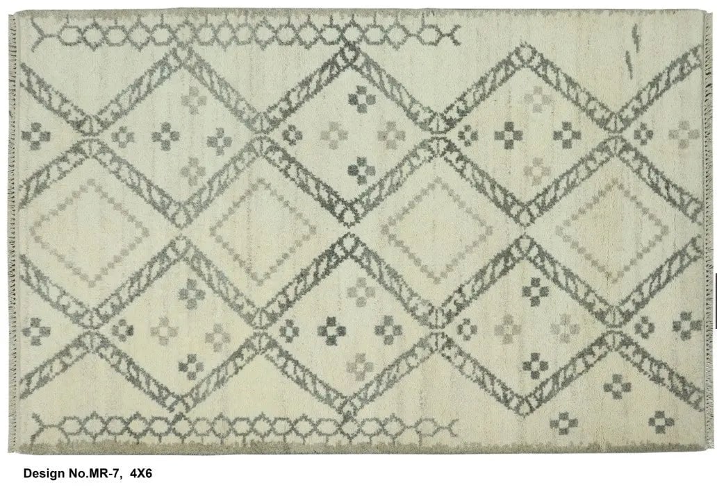 Hand knotted Indian Modern Rug 4'0" x 6'0": Hand knotted and meticulously crafted by Indian artisans, this stunning Indian Hand Knotted Area Rug will invite quality and beauty into your home, office or outdoor space. ABC Rugs Kilims takes pride