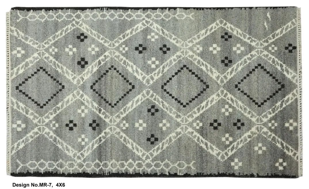 Hand knotted Indian Modern Rug 4'0" x 6'0": Hand knotted and meticulously crafted by Indian artisans, this stunning Indian Hand Knotted Area Rug will invite quality and beauty into your home, office or outdoor space. ABC Rugs Kilims takes pride