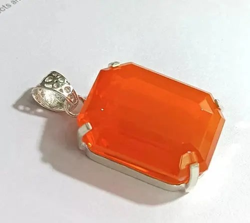 Exceptional Quality Certified 124.92 Ct Opal Emerald 925 Solid Silver Pendant Loose Gemstone: Our gemstones are organic, natural stones suitable for investment, collectors, and fine jewelry, each accompanied by an authentic certification. Our 925 silver pieces are rhodium-plated and finished w
