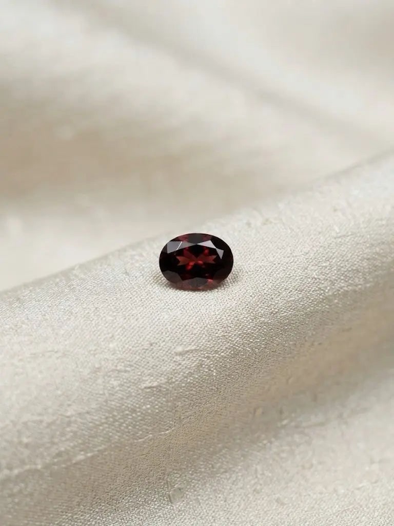 Natural Quality 1 Garnet Gemstones From Brazil, Dimension 6 x 4 mm, Weight 0.60 Ct, Shape Oval Cut,: Natural Quality 1 Garnet Gemstones From Brazil, Dimension 6 x 4 mm, Weight 0.60 Ct, Shape Oval Cut, GEM-ABC-337
