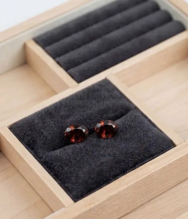 Natural Quality 2 Garnet Gemstones From Brazil, Dimension 6 x4 mm, Weight 1.17 Ct, Shape Emerald (1 of 2)