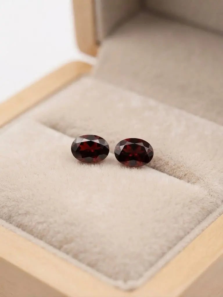Natural Quality 2 Garnet Gemstones From Brazil, Dimension 6 x4 mm, Weight 1.04 Ct, Shape Oval Cut, (1 of 2)