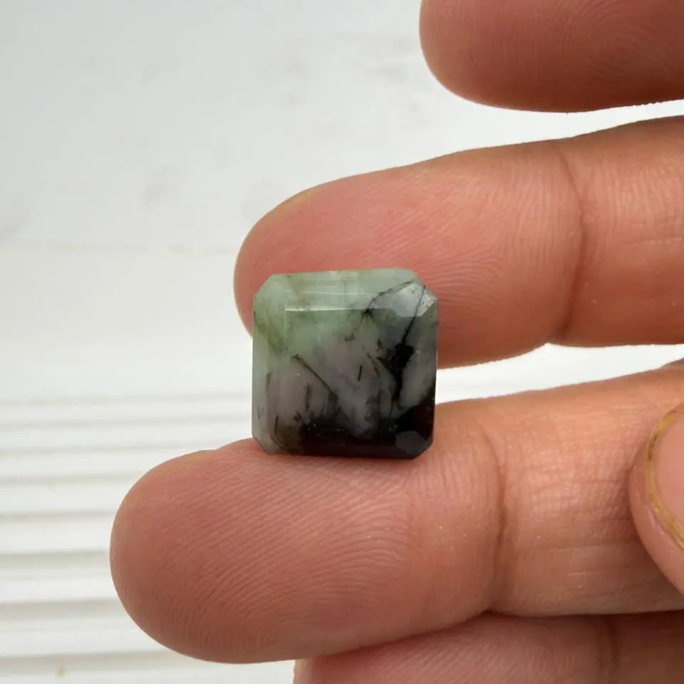 Exceptional Quality SQUARE MIXED EMERALD, GREEN COLORED, INDIAN GEMSTONE, WEIGHT 10.05 CTS: ABC Rugs, Kilims & Jewelry offers internationally certified and verified pieces, with documentation provided by trusted gemological institutions, manufacturers, and industry professionals. At ABC