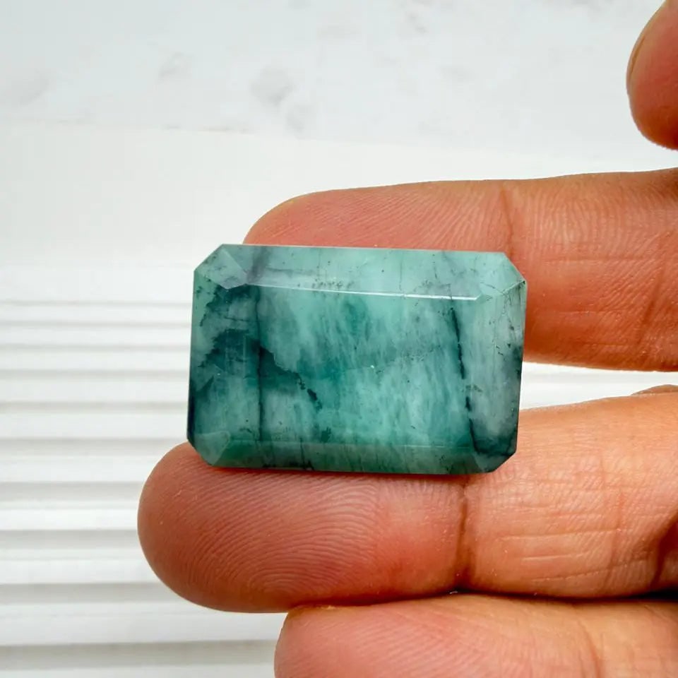 Exceptional Quality SQUARE MIXED EMERALD, GREEN COLORED, INDIAN GEMSTONE, WEIGHT 61.85 CTS: ABC Rugs, Kilims & Jewelry offers internationally certified and verified pieces, with documentation provided by trusted gemological institutions, manufacturers, and industry professionals. At ABC