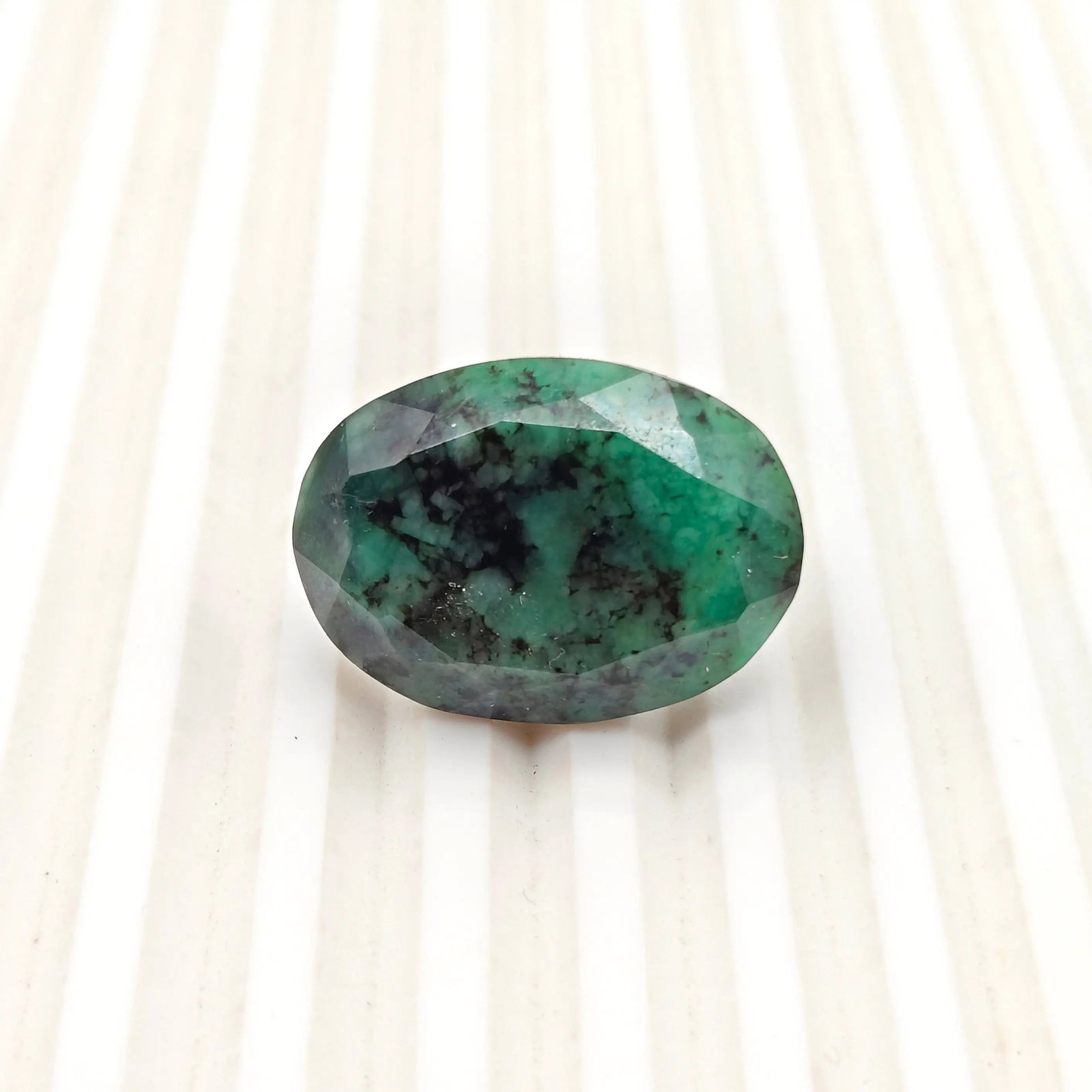 Exceptional Quality OVAL MIXED EMERALD, GREEN COLORED, INDIAN GEMSTONE, WEIGHT 49.3 CTS (1 of 2)
