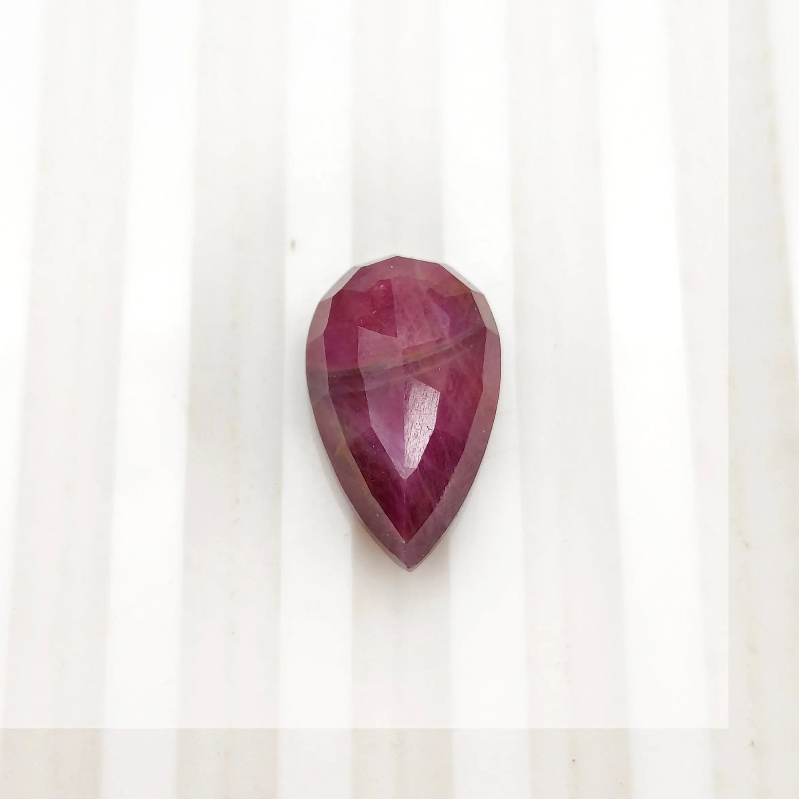 Exceptional Quality PEAR MIXED RUBY, RED COLORED, INDIAN GEMSTONE, WEIGHT 9.1 CTS: ABC Rugs, Kilims & Jewelry offers internationally certified and verified pieces, with documentation provided by trusted gemological institutions, manufacturers, and industry professionals. At ABC