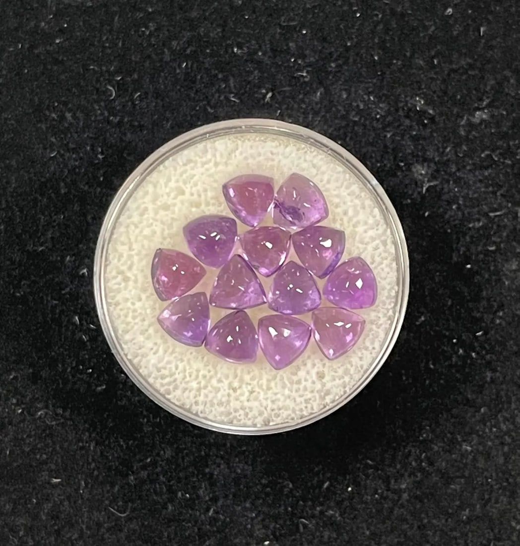 Exceptional Quality 13 Pieces, Purple Amethyst Hearts(Trillion Cab) Shaped Brazil Gemstone Weight: ABC Rugs, Kilims & Jewelry offers internationally certified and verified pieces, with documentation provided by trusted gemological institutions, manufacturers, and industry professionals. At ABC 