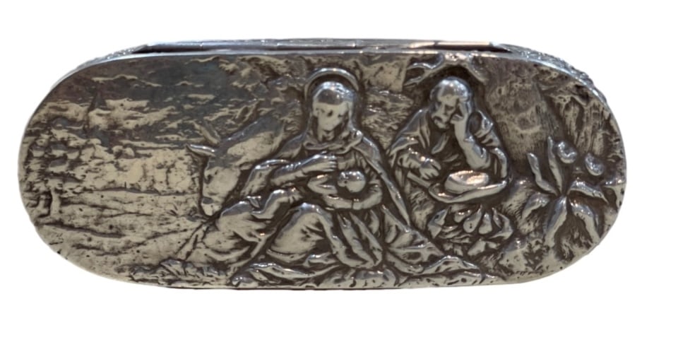 A GERMAN HANAU SILVER BOX, WITH LONDON IMPORT MARKS FOR 1896 (1 of 6)