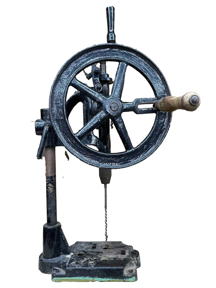 A BRITISH CAST-IRON HAND DRILL, EARLY 20TH CENTURY (1 of 4)